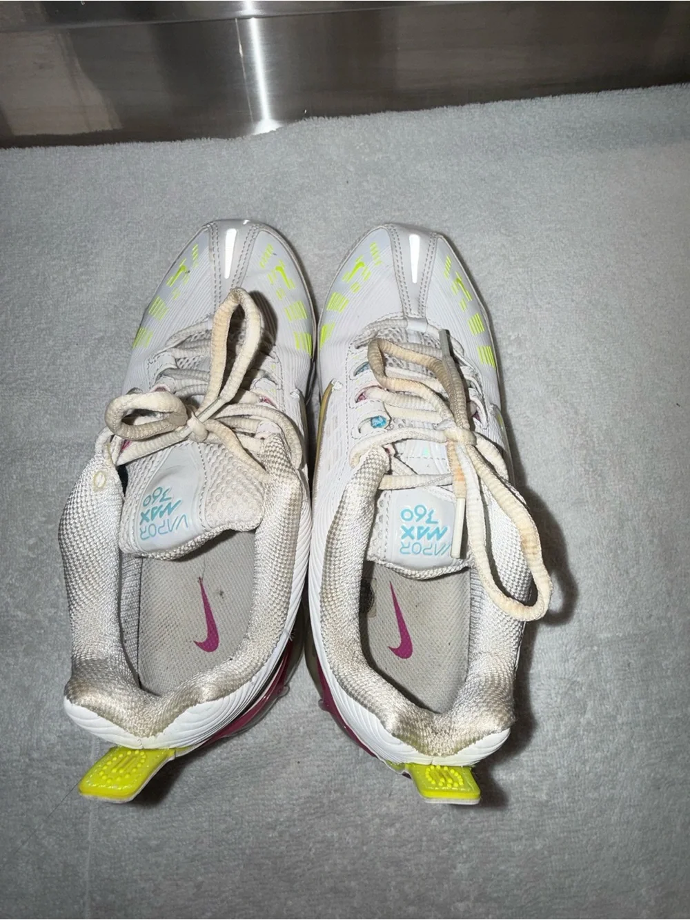 Nike Air Vapormax 360 Volt Fire White Running Shoe Pink & Lime Accents Size 8